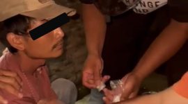 Satuan Resnarkoba Polrestabes Medan menangkap AO (25), yang diduga sebagai pengedar sabu di kawasan Patumbak, Deli Serdang. Polisi menyita 8 paket sabu siap edar dalam penangkapan tersebut, Sabtu (12/9/2026). Foto/ist.