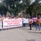 Ratusan Pekerja Sawit PTPN IV Geruduk Polres Labuhanbatu. (Foto/ist).