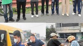 M. Arif Tanjung saat menyalurkan 1.000 Masker untuk Warga Medan di Jalan Sisingamangaraja. (Foto/dok)